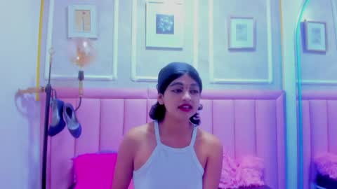 velvet_giirll online show from 8, 6, 2026