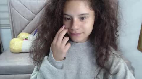 Snapshot of velvet_moon_v chatting on 19, 9, 2025 velvet_moon_v online show from 19, 9, 2025