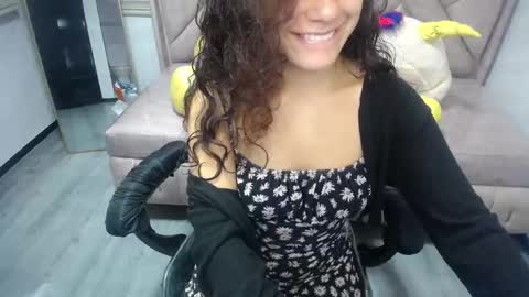 Snapshot of velvet_moon_v chatting on 25, 9, 2025 velvet_moon_v online show from 25, 9, 2025