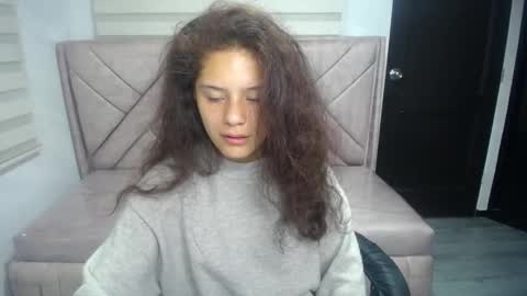 Snapshot of velvet_moon_v chatting on 10, 10, 2025 velvet_moon_v online show from 10, 10, 2025