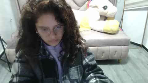 Snapshot of velvet_moon_v chatting on 14, 11, 2025 velvet_moon_v online show from 14, 11, 2025