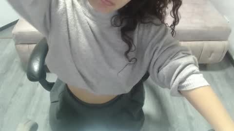 velvet_moon_v online show from 16, 3, 2026