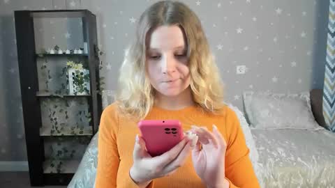 velvet_peach_ online show from 21, 12, 2025