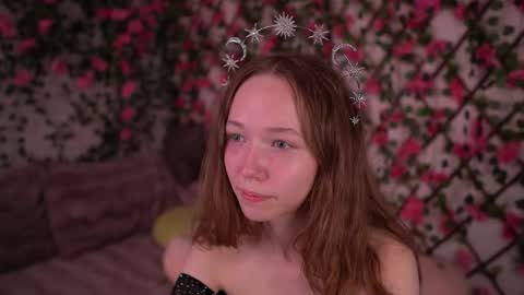 Snapshot of velvet_vice chatting on 28, 11, 2025 Polly online show from 28, 11, 2025