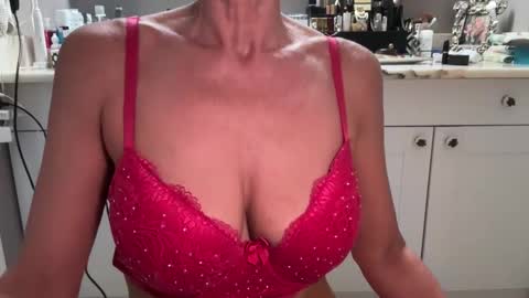 Snapshot of velvetbarbie chatting on 20, 11, 2025 VelvetBarbie online show from 20, 11, 2025