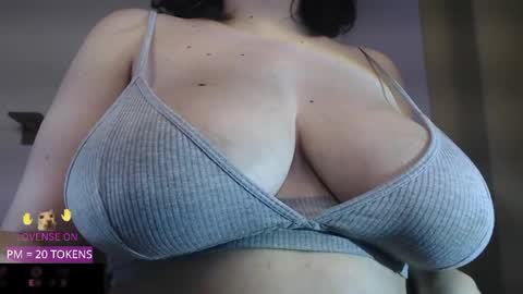 Snapshot of velvetcrystal chatting on 23, 5, 2026 Crystal PVT OPEN online show from 23, 5, 2026