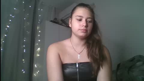 Snapshot of velveted_ivy chatting on 27, 11, 2025 velveted_ivy online show from 27, 11, 2025