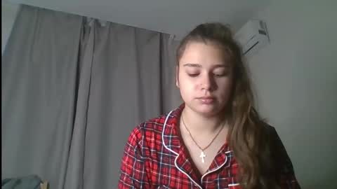 Snapshot of velveted_ivy chatting on 4, 12, 2025 velveted_ivy online show from 4, 12, 2025