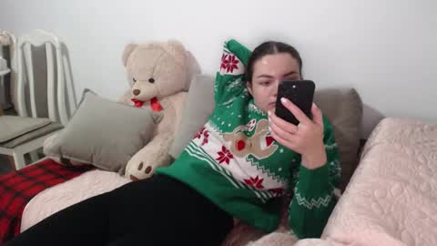 velvetmoon123 online show from 15, 12, 2025