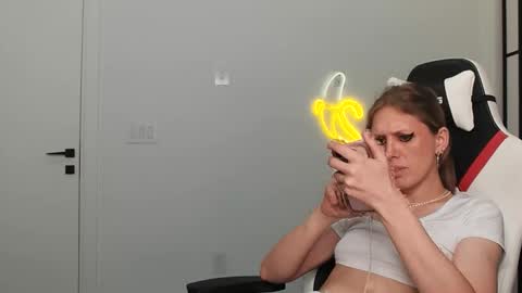 VelvetTGirl online show from 9, 2, 2026