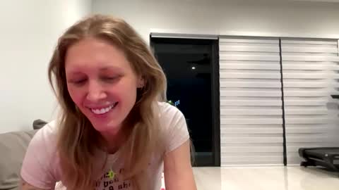 VelvetTGirl online show from 29, 3, 2026