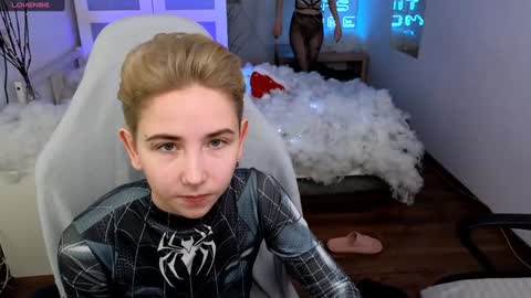 CLEOshort hair  TIna long hair  online show from 29, 12, 2024