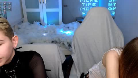 CLEOshort hair  TIna long hair  online show from 2, 1, 2025