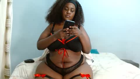 Snapshot of velvetychocolate1 chatting on 17, 5, 2026 velvetychocolate1 online show from 17, 5, 2026