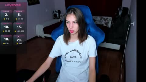 Snapshot of veneradi615 chatting on 11, 12, 2024 veneradi615 online show from 11, 12, 2024