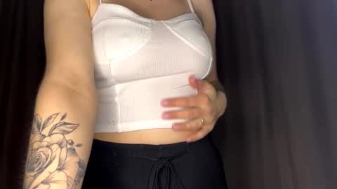 Snapshot of venessapeschel chatting on 2, 12, 2025 Diva online show from 2, 12, 2025