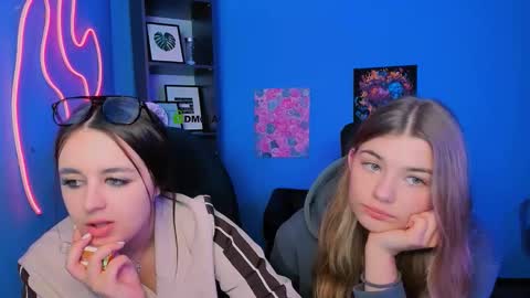 Snapshot of venezia_barton chatting on 25, 2, 2026 venezia_barton online show from 25, 2, 2026