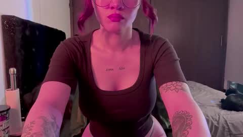 Snapshot of venicebtch666 chatting on 15, 10, 2025 Lanna online show from 15, 10, 2025