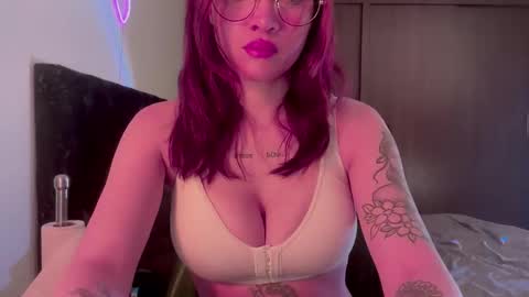 Snapshot of venicebtch666 chatting on 4, 11, 2025 Lanna online show from 4, 11, 2025