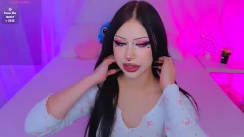 Vivian online show from 4, 11, 2025