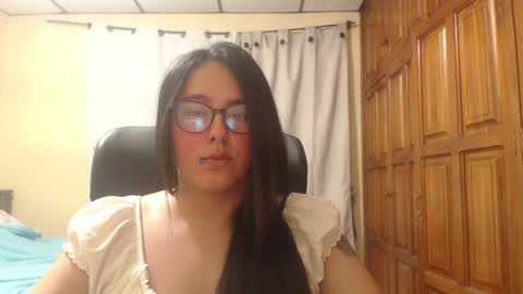 Snapshot of venus_cat_ chatting on 15, 6, 2026 Venus online show from 15, 6, 2026