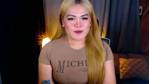 I am Colly Your mystery girl online show from 6, 7, 2026