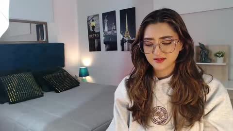 Snapshot of venus_steffen chatting on 29, 9, 2025 Mia online show from 29, 9, 2025