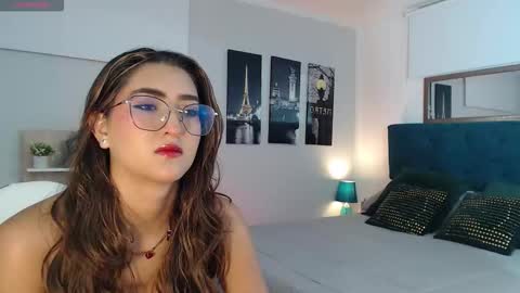Snapshot of venus_steffen chatting on 7, 10, 2025 Mia online show from 7, 10, 2025