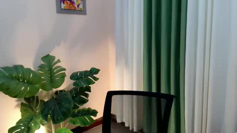 Venus Sunrise Bombshell online show from 7, 1, 2025