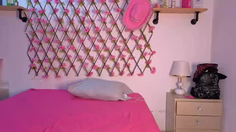 Snapshot of venus_velvett chatting on 1, 6, 2026 venus_velvett online show from 1, 6, 2026