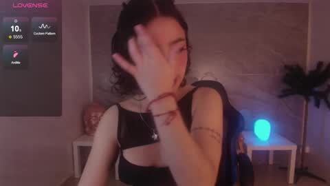 venuss online show from 24, 9, 2025