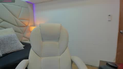 Snapshot of venusxneo chatting on 3, 10, 2025 venusxneo online show from 3, 10, 2025