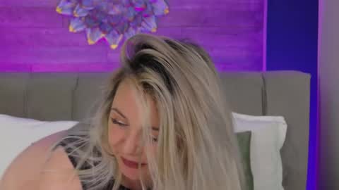 Snapshot of veranoires chatting on 28, 5, 2026 VeraNoires online show from 28, 5, 2026