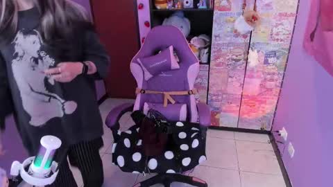 Snapshot of vero_osb chatting on 21, 11, 2025 online show from 21, 11, 2025