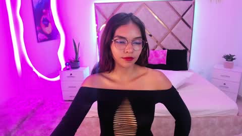 Snapshot of verohoneymoon chatting on 1, 4, 2026 Veronica online show from 1, 4, 2026