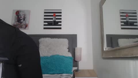 Snapshot of veronica_santanaa chatting on 30, 9, 2025 Veronica online show from 30, 9, 2025