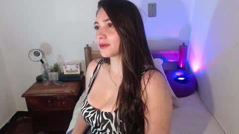 Snapshot of veronicaa_4 chatting on 18, 12, 2025 Veronica Rodriguez online show from 18, 12, 2025