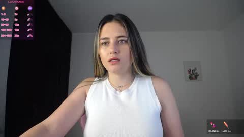 Snapshot of veronika__winslow_ chatting on 2, 10, 2025 Vero online show from 2, 10, 2025
