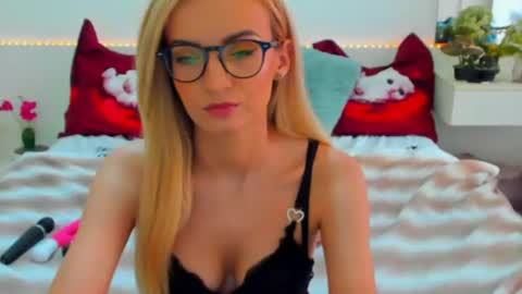 Snapshot of verrasweet4u chatting on 22, 6, 2026 VerraSweet4u online show from 22, 6, 2026