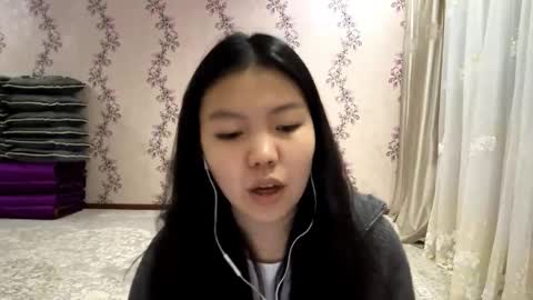 Snapshot of vertieriddleberger chatting on 4, 2, 2026 Adele online show from 4, 2, 2026