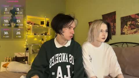 Snapshot of veryraretwins chatting on 20, 10, 2025 veryraretwins online show from 20, 10, 2025