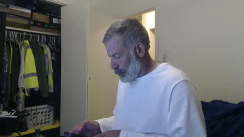 hairy man online show from 25, 1, 2025