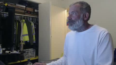 hairy man online show from 29, 1, 2025