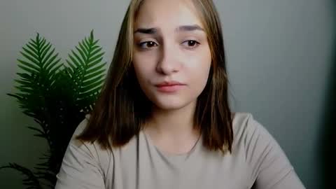 Snapshot of veryveryshygirl chatting on 23, 11, 2025 Ana online show from 23, 11, 2025