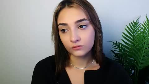 Snapshot of veryveryshygirl chatting on 4, 12, 2025 Ana online show from 4, 12, 2025