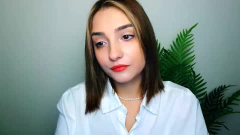 Snapshot of veryveryshygirl chatting on 5, 12, 2025 Ana online show from 5, 12, 2025