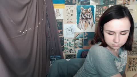 Snapshot of veryveryvery_shy chatting on 2, 2, 2025 veryveryvery_shy online show from 2, 2, 2025