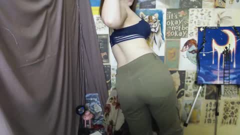 Snapshot of veryveryvery_shy chatting on 6, 3, 2025 veryveryvery_shy online show from 6, 3, 2025