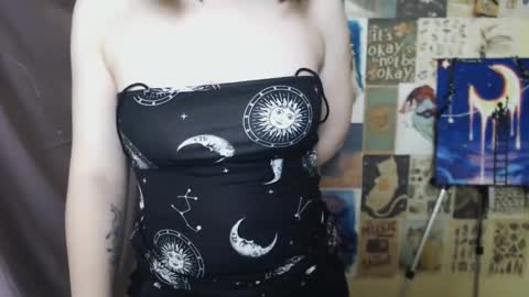 Snapshot of veryveryvery_shy chatting on 12, 3, 2025 veryveryvery_shy online show from 12, 3, 2025