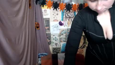 Snapshot of veryveryvery_shy chatting on 28, 10, 2025 veryveryvery_shy online show from 28, 10, 2025